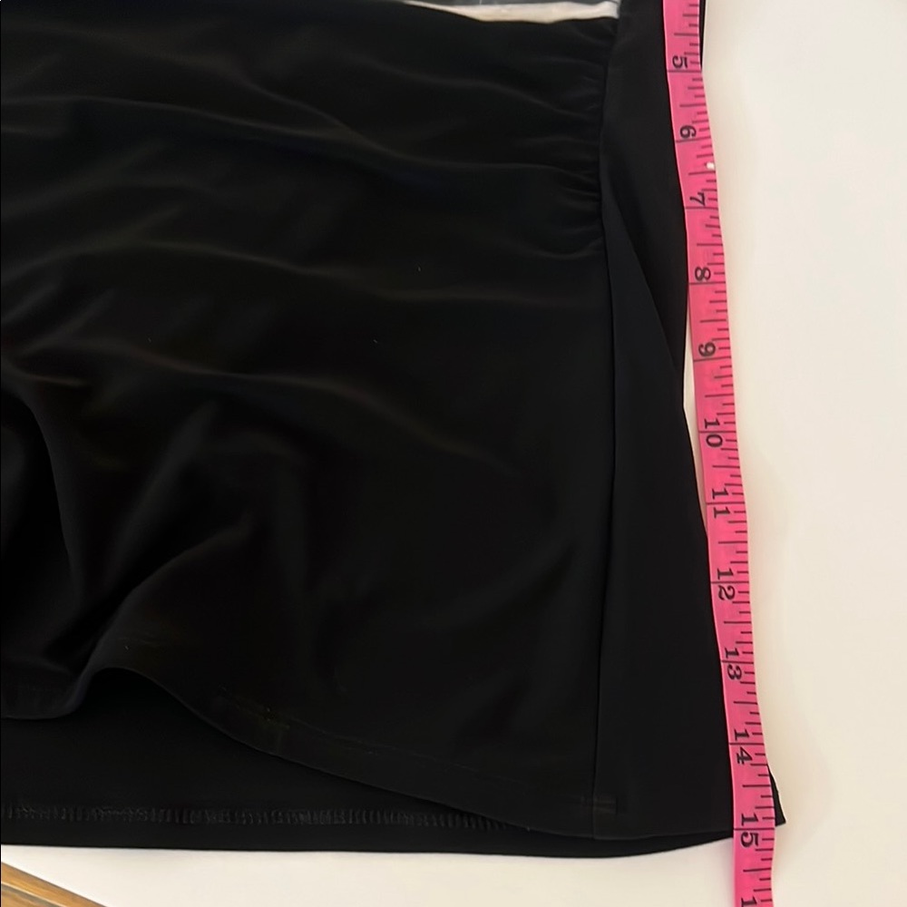 White House Black Market Elegant Black Top with White Accent Trim Size L - Picture 11 of 13